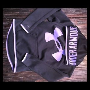 Under Armour Girls’ pullover hoodie
